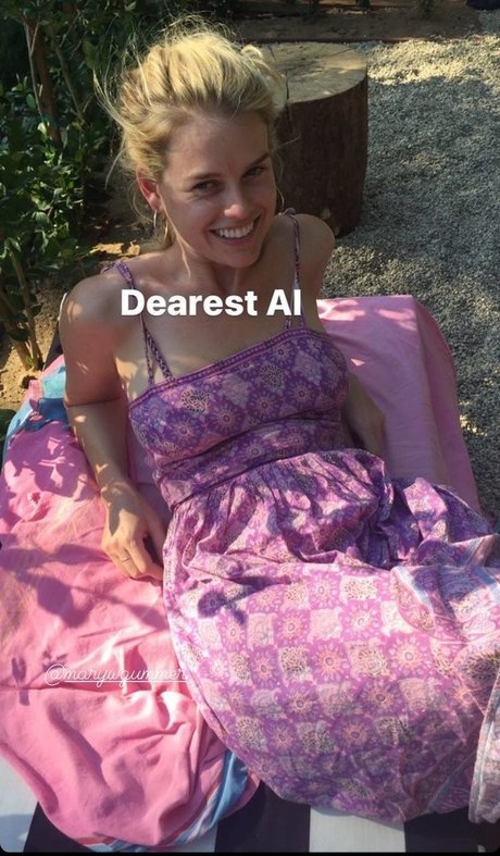 Alice Eve star nude pic