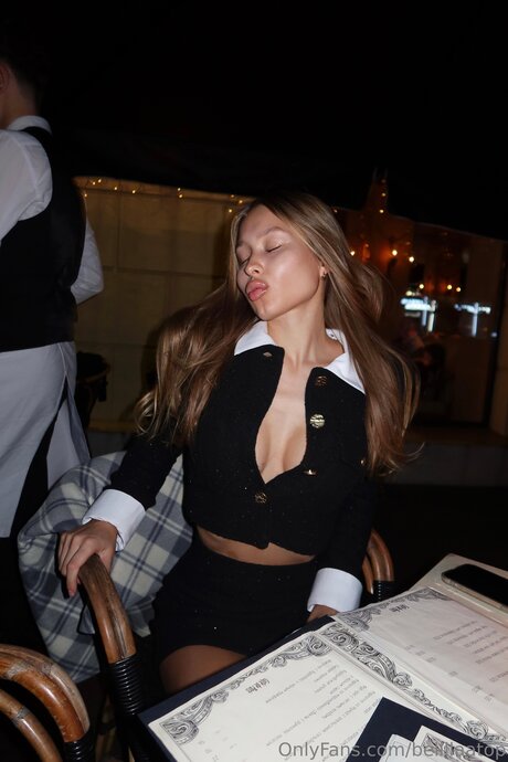 bellllaatop star naked archive