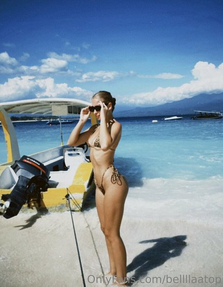 bellllaatop erotic star pic