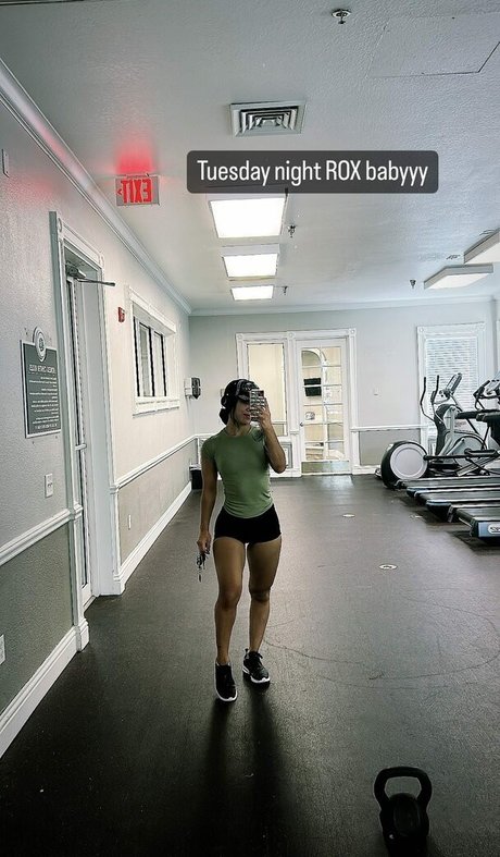 Roxanne Perez model pics