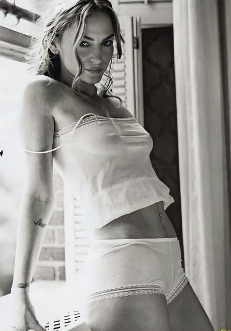 Drea DeMatteo nude model picture