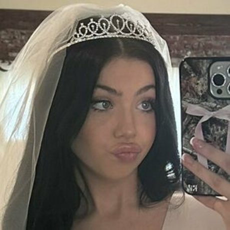 imhollyday high quality model photos