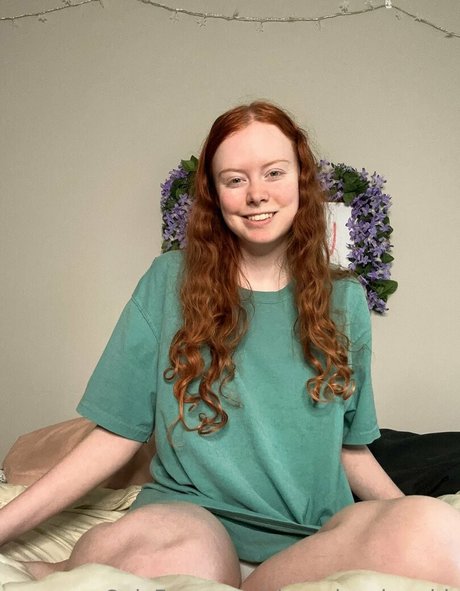 Cherrylovebombb actress pics