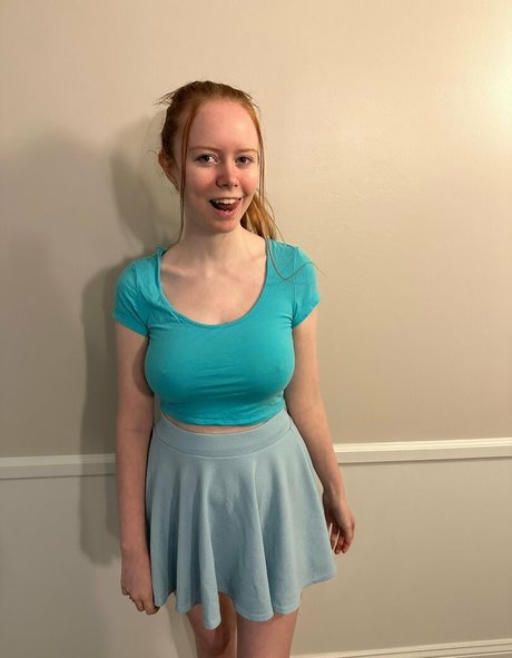 Cherrylovebombb model pornographic photos