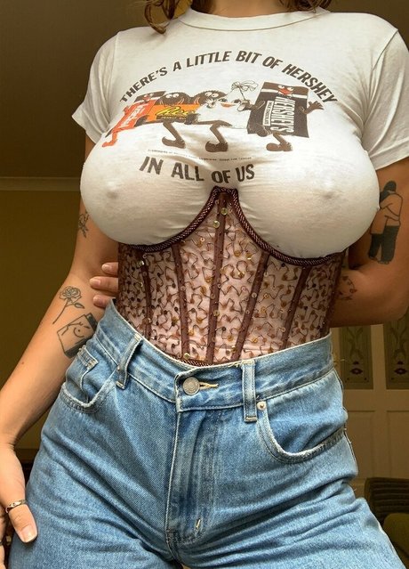 Zigs Mom erotic pornstar pics