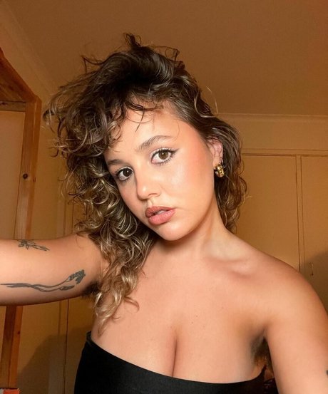 Zigs Mom erotic actress picture