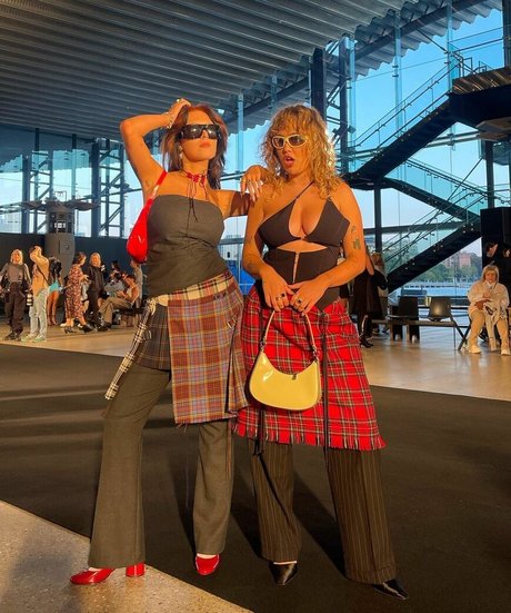 Zigs Mom star adult image