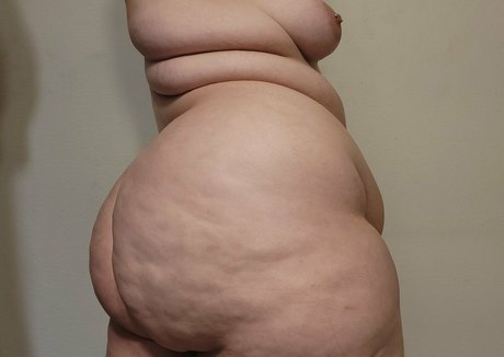 fatassgoddessfree nudes model photos