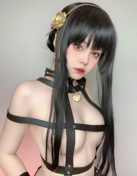 Annie Leonhardt star best archive