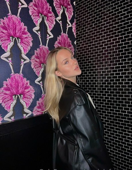 monster tits onlyfans art porn galleries