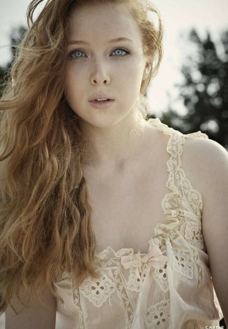 Molly Quinn model hot archive