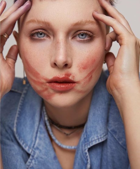 Molly Quinn pretty model pics