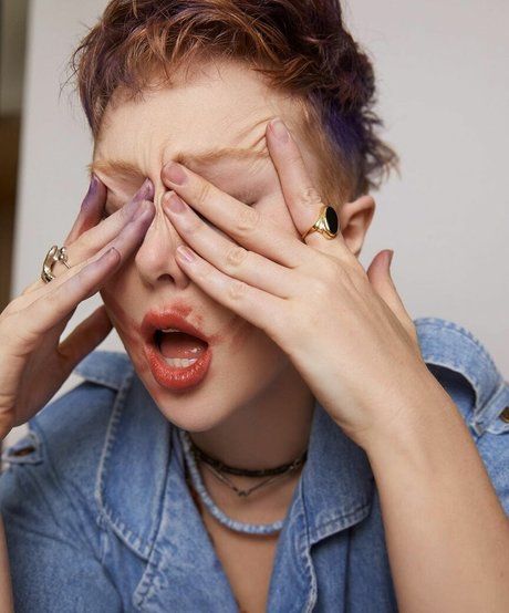 Molly Quinn nice pornstar gallery