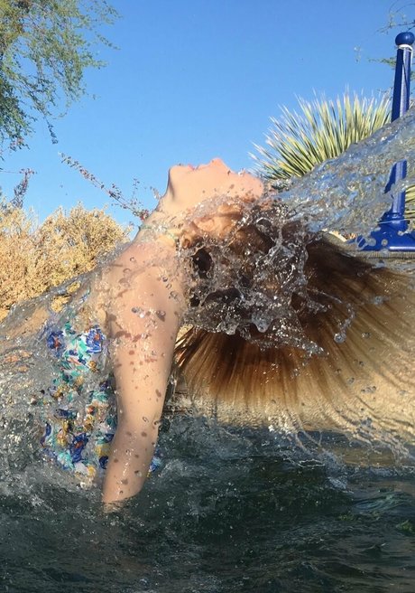 Molly Quinn nice star gallery