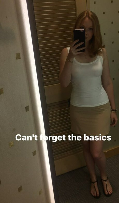 Molly Quinn star photos