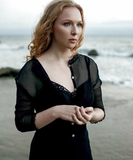 Molly Quinn adult model picture