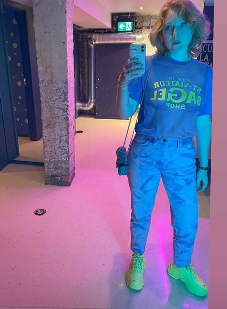 Molly Quinn star adult pictures