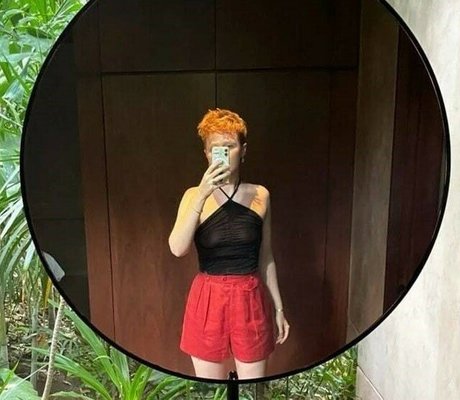 Molly Quinn nice star pics