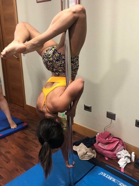 Sara Miller pornstar sexy photos