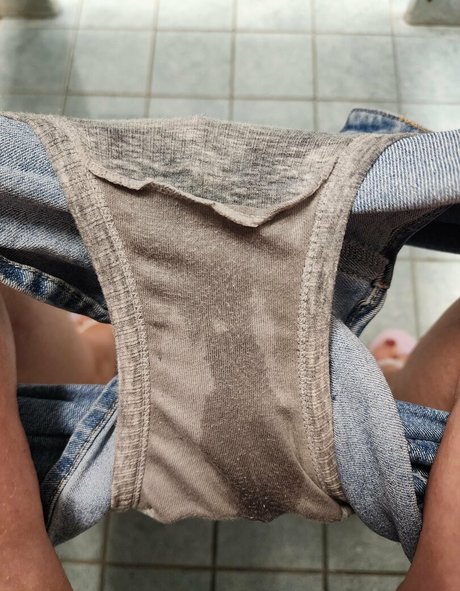 Allie Rivers erotic model img