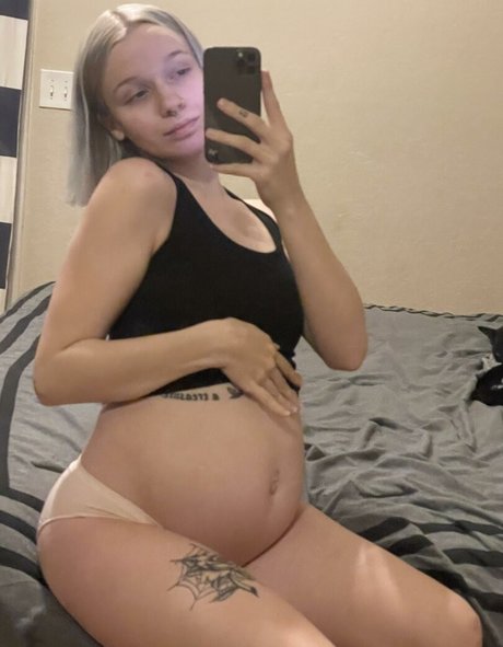 Peachy Shea sexy model gallery