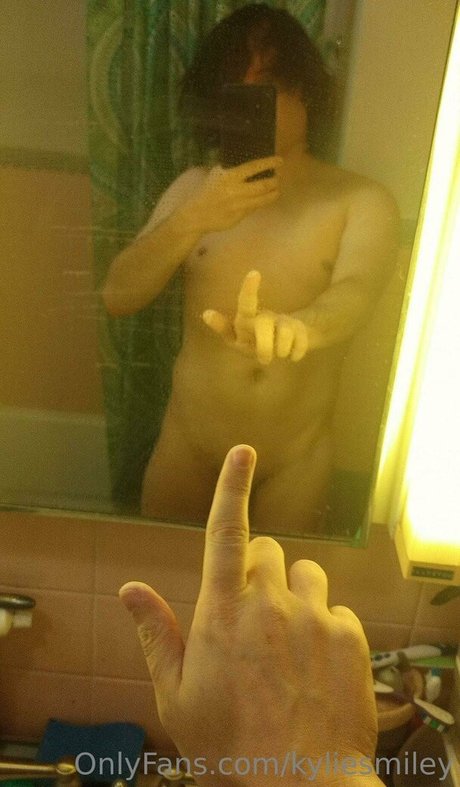 kyliesmiley pretty model img