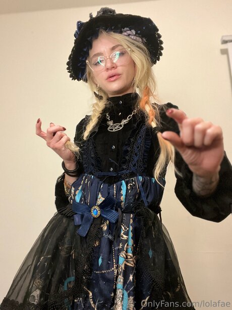 lolafae nice actress galleries