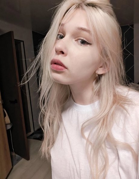 sadbabyvikki star perfect picture