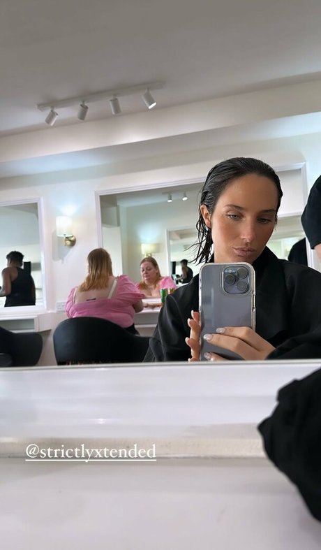 Maeva D Ascanio art star pics