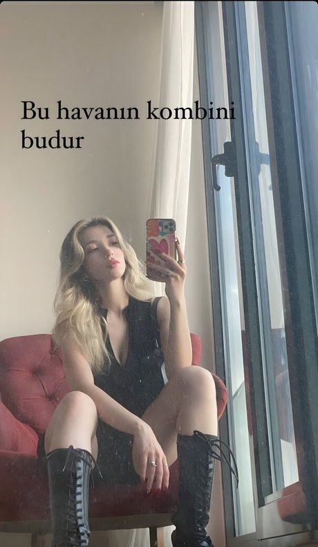 beautiful blowjob onlyfans nude archive