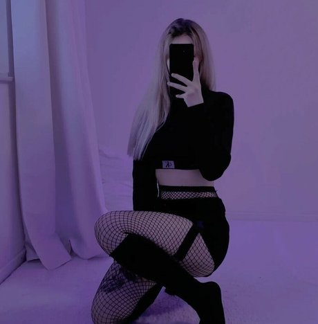 Yakisa uwu model free pictures