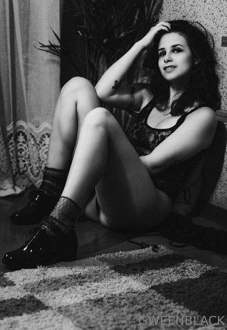 Gween Black model pornographic photo