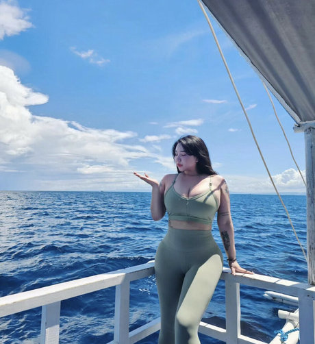 e chi h beautiful pornstar photos