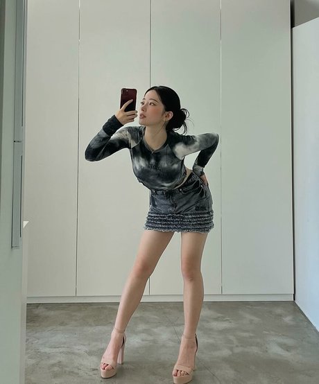 Mihye pornographic model picture