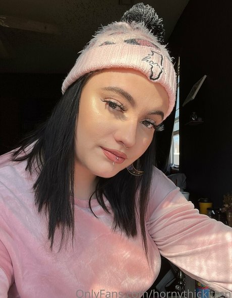 hornythickitten free pornstar photo