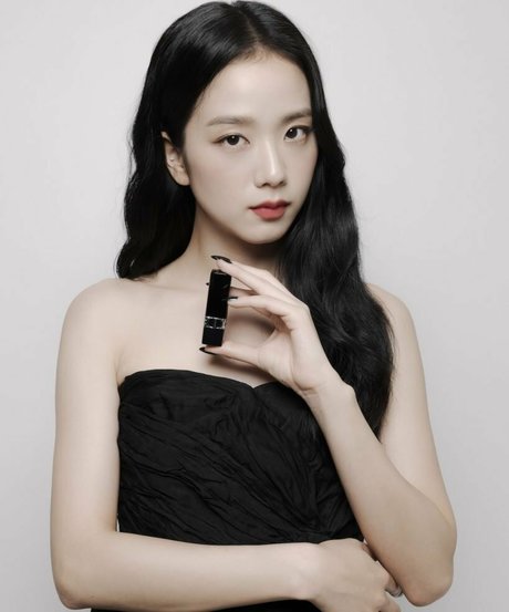 Jisoo art star galleries