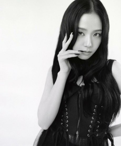 Jisoo nudes model picture