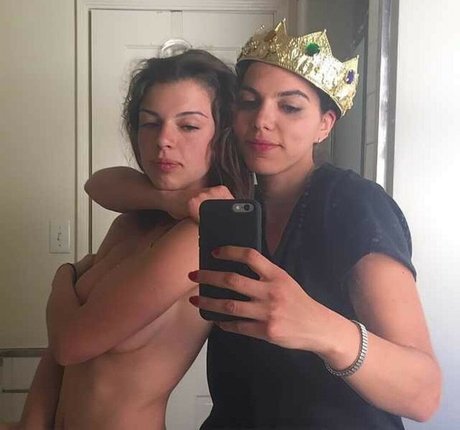 Julia Fox pornographic star picture