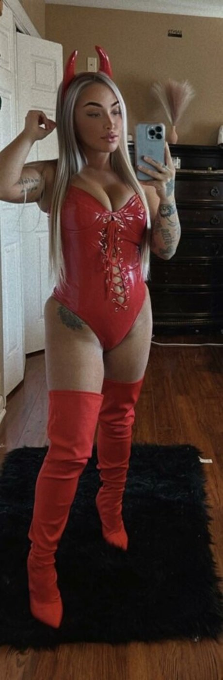 miami chelle hot pornstar image