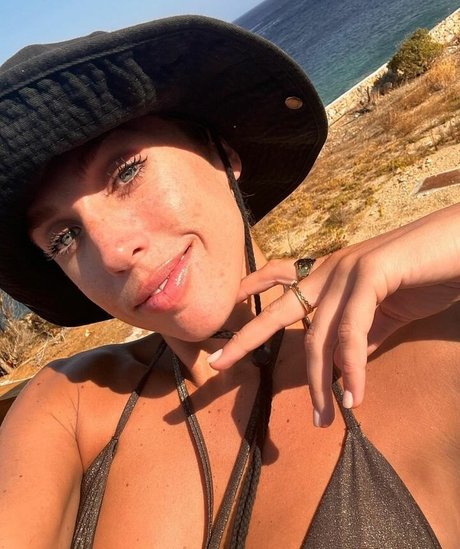 huge cock shemale onlyfans free nude photo