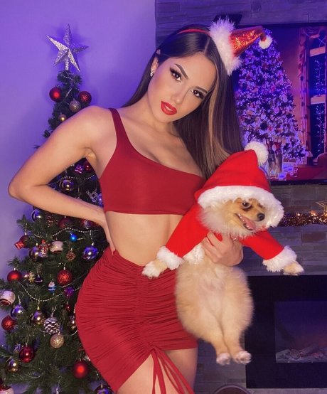 Kardelen Toprak model erotic pic