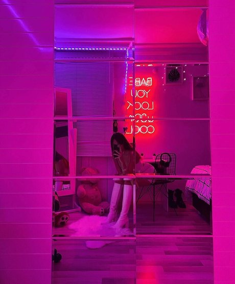 Kardelen Toprak beautiful star img