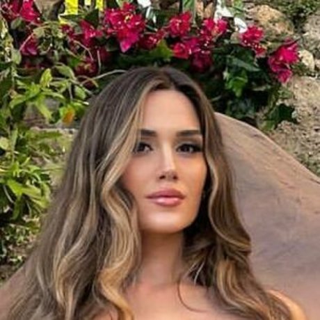 Kardelen Toprak naked star img