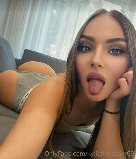 kylienextdoor69 perfect actress img