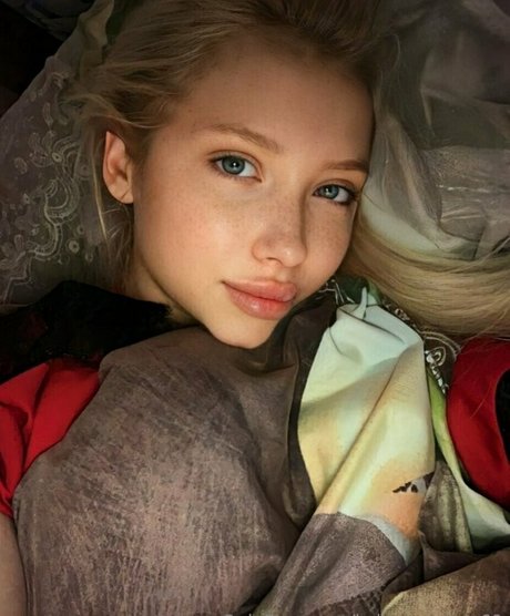 kylienextdoor69 perfect actress photos