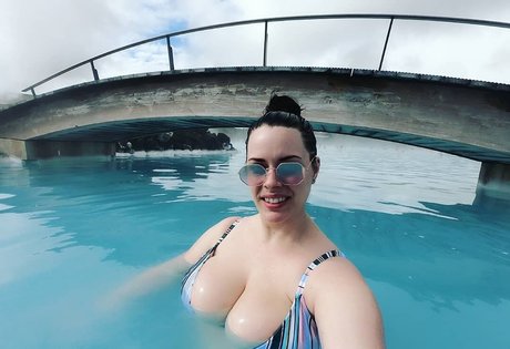 Kinsey Osborn naked pornstar photo