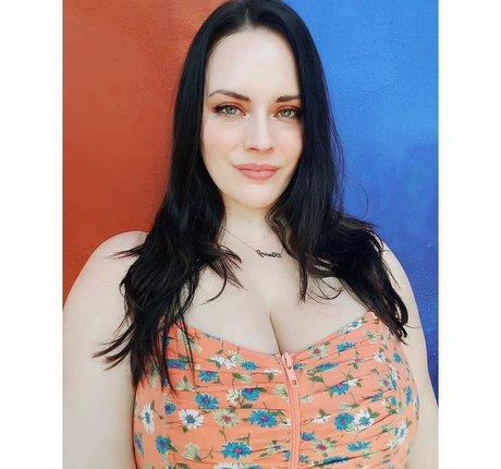 Kinsey Osborn nice star photo