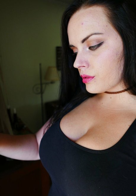 Kinsey Osborn erotic actress photo