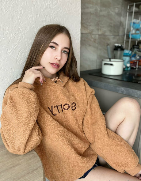 little lisa hd pornstar image