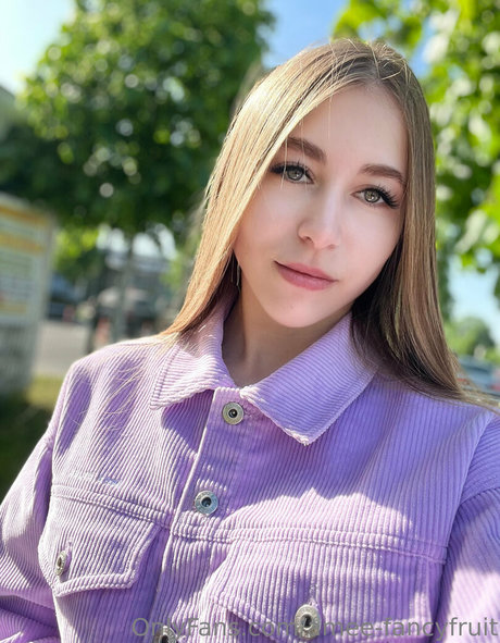 little lisa model hd picture